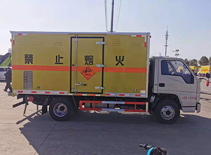 鄱阳爆破器材运输车